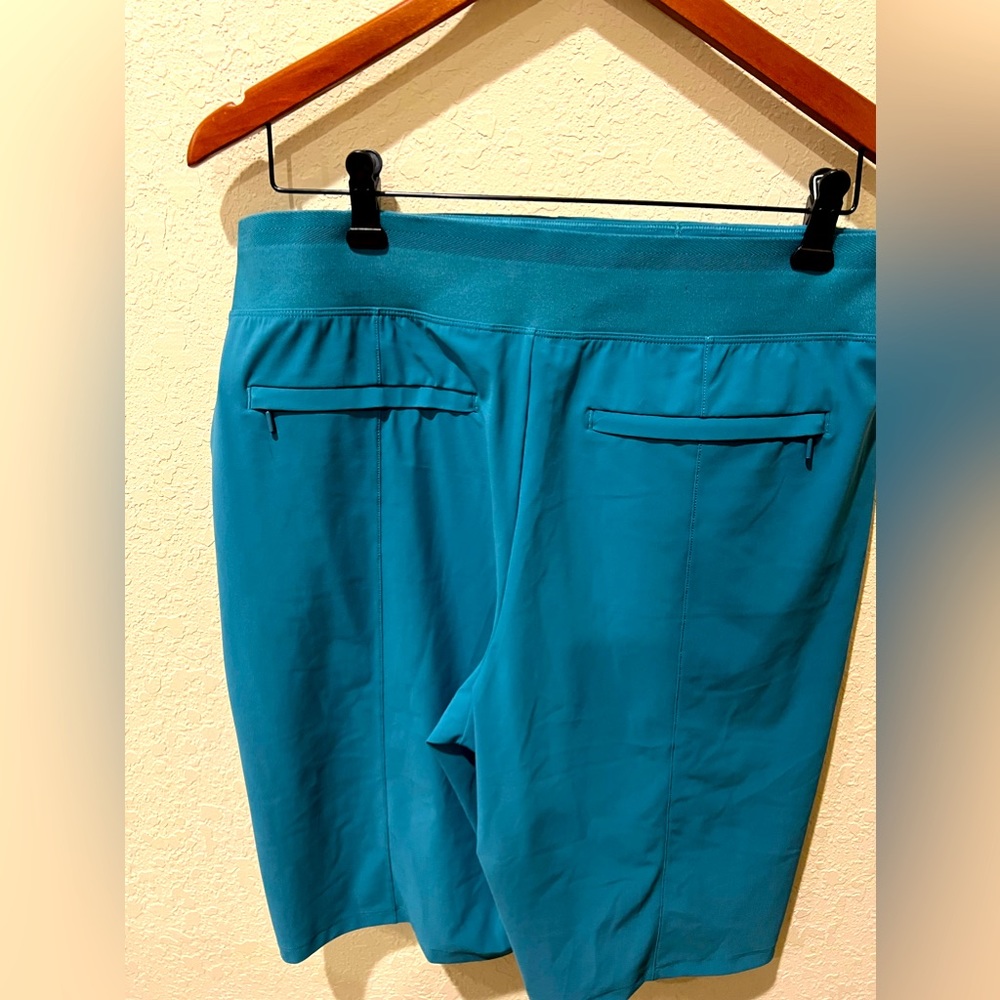 Athleta Teal Stretch Bermuda short